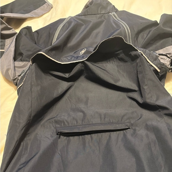 SUGOi Cycling Running Jacket Zip Off Arms - Picture 13 of 16